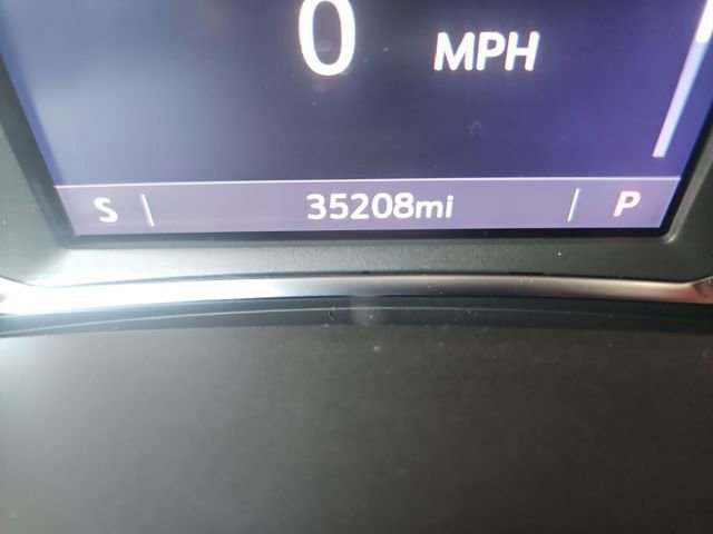 Used 2023 GMC Terrain SLT w/ Tech Package image 17