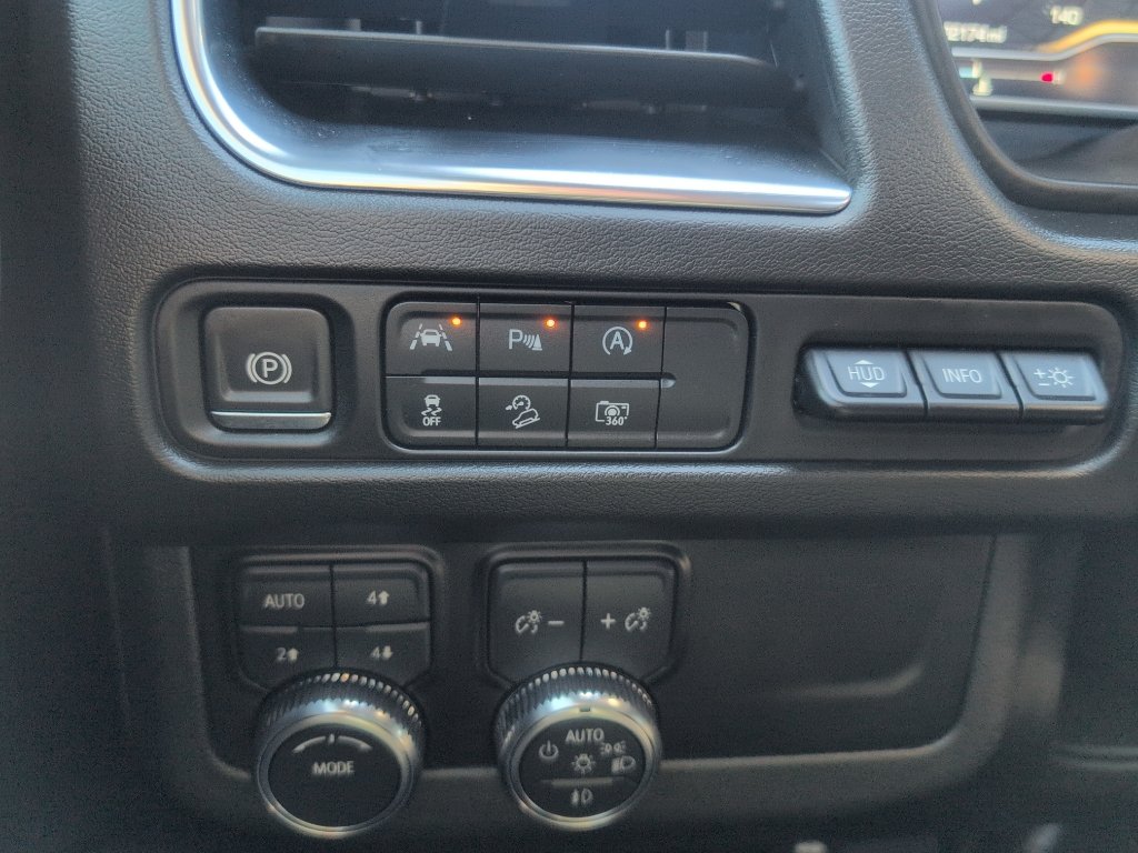 Used 2023 GMC Yukon AT4 w/ AT4 Premium Package AWD/4WD image 22