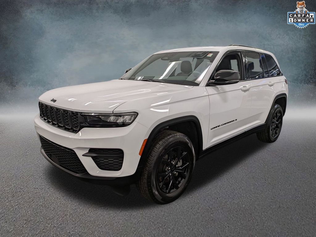 Used 2024 Jeep Grand Cherokee Altitude image 1