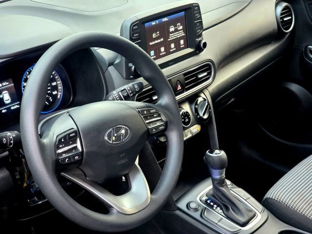 Used 2021 Hyundai Kona SE image 11