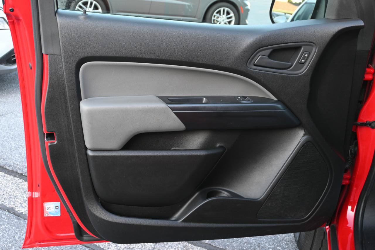 Used 2018 Chevrolet Colorado W/T w/ WT Convenience Package RWD image 17