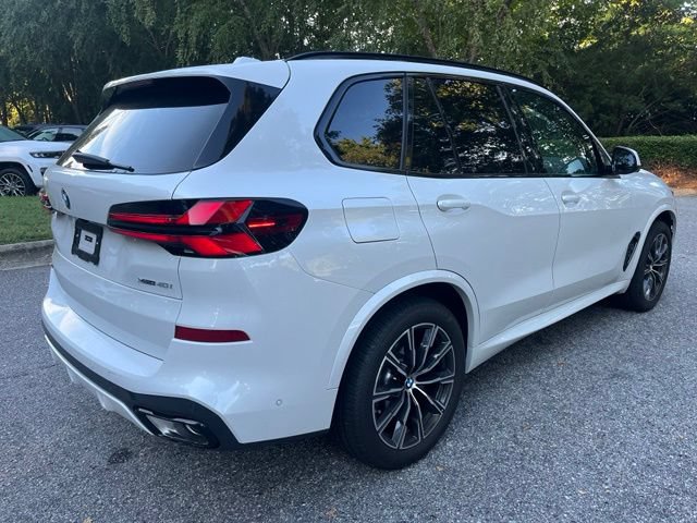 Used 2026 BMW X5 xDrive40i w/ M Sport Package AWD/4WD image 9