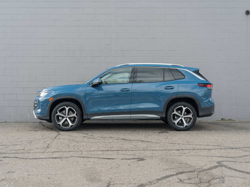 New 2026 Volkswagen Tiguan SE AWD/4WD image 3