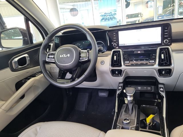 Certified 2023 Kia Sorento SX AWD/4WD image 16