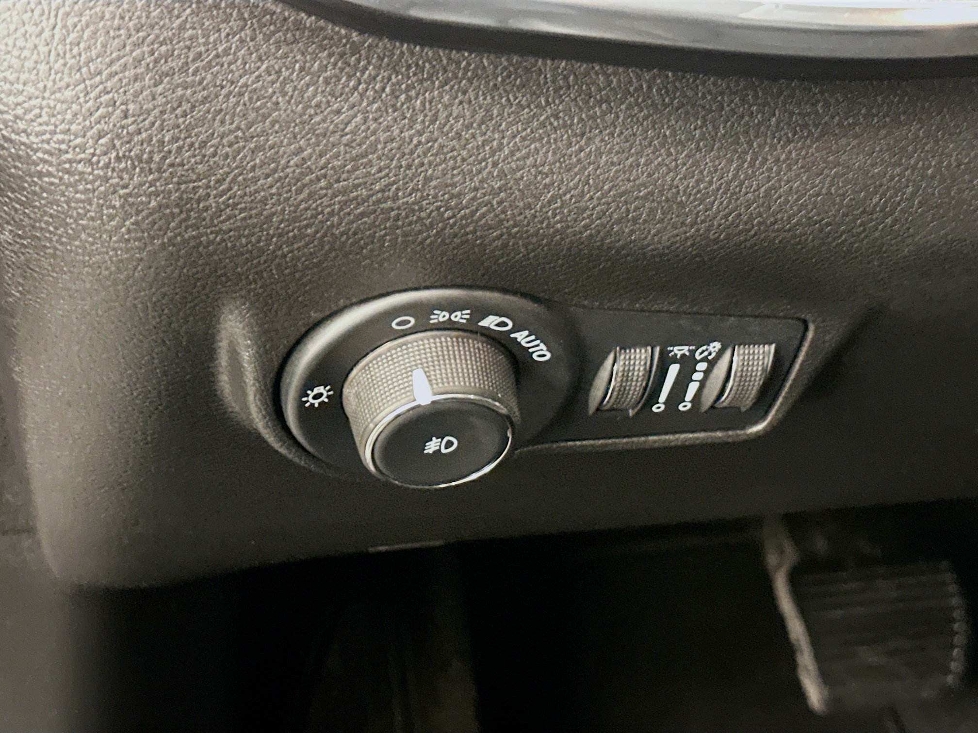 Used 2022 Jeep Compass Limited w/ Elite Group AWD/4WD image 17