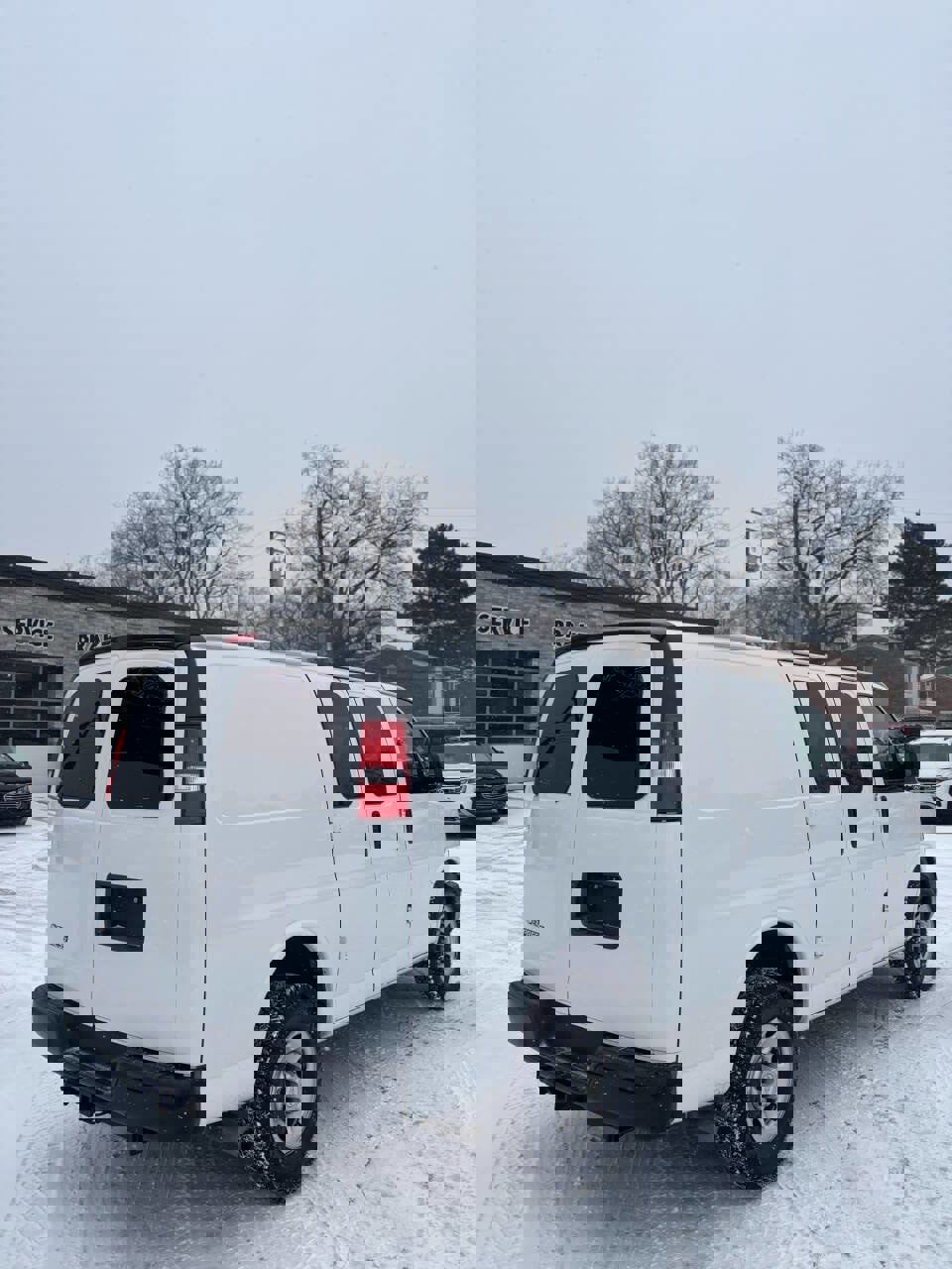 Used 2021 Chevrolet Express 2500 w/ Driver Convenience Package image 20