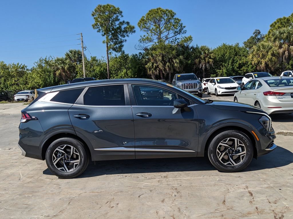 Certified 2025 Kia Sportage LX image 9