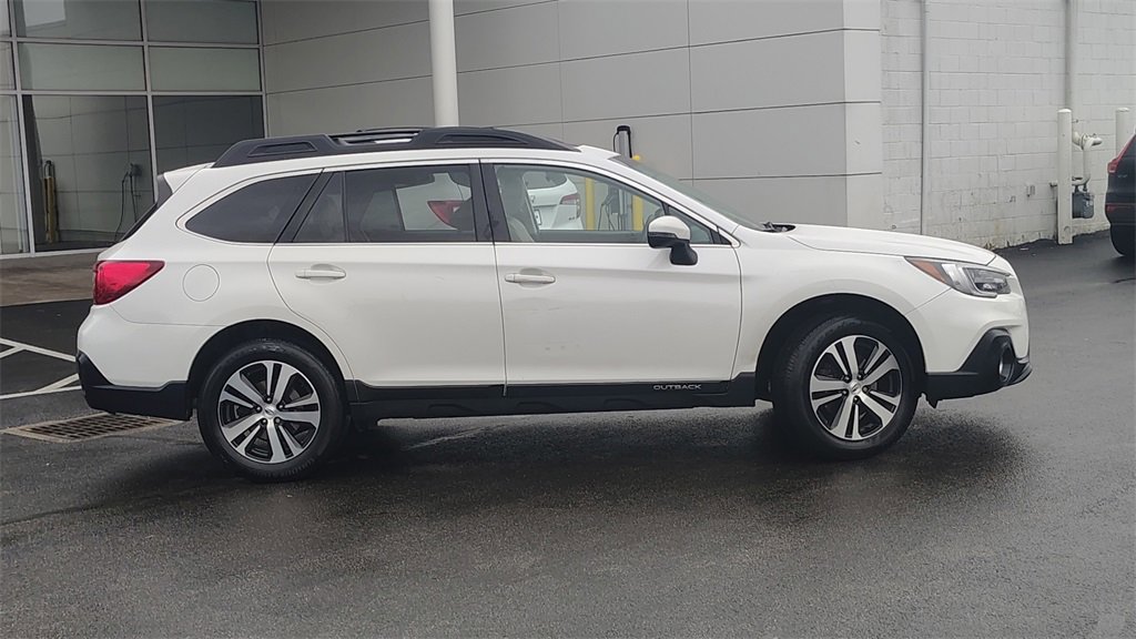 Used 2018 Subaru Outback 3.6R Limited image 2