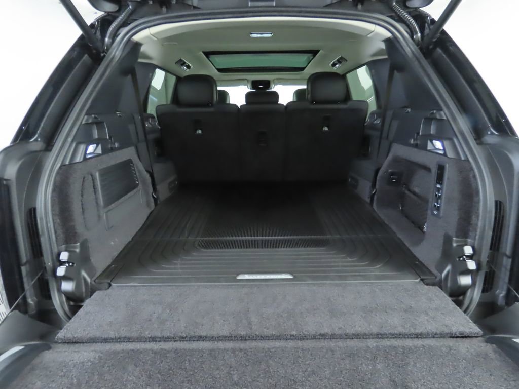 New 2025 Land Rover Range Rover Long Wheelbase SE image 29