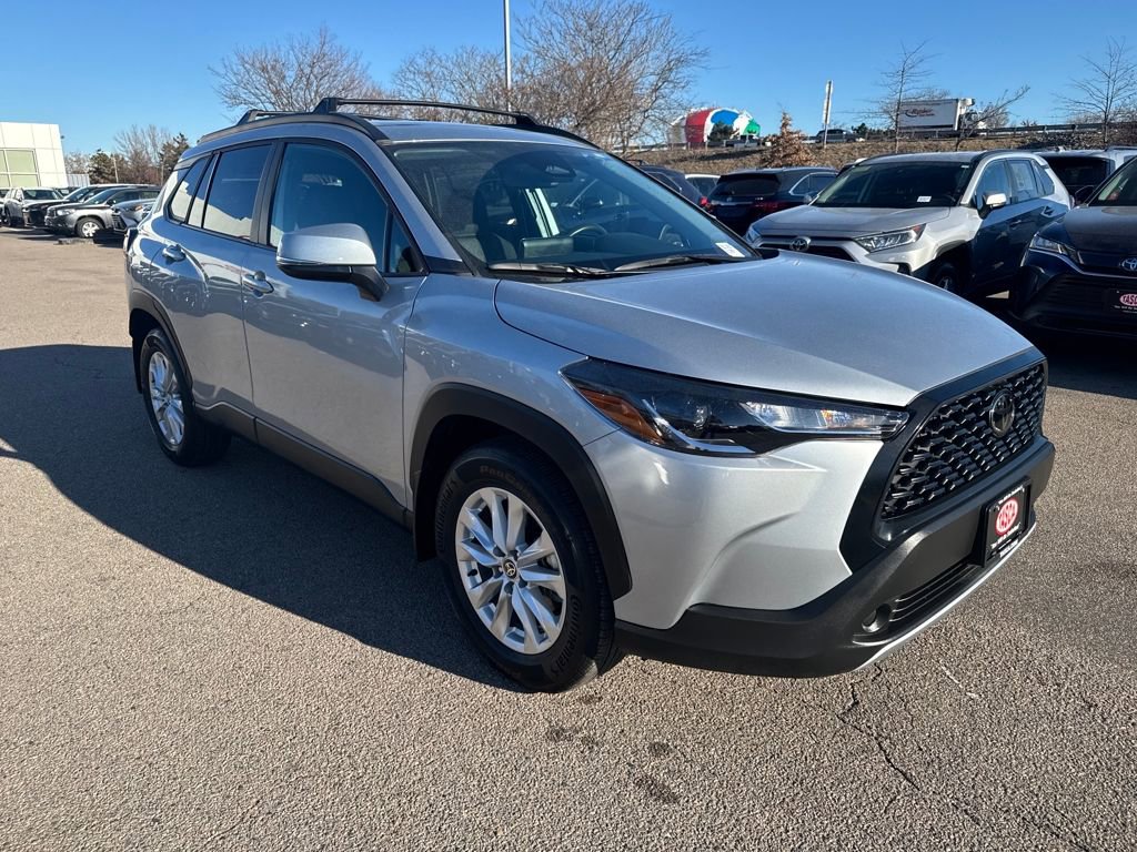 Used 2024 Toyota Corolla Cross LE image 10