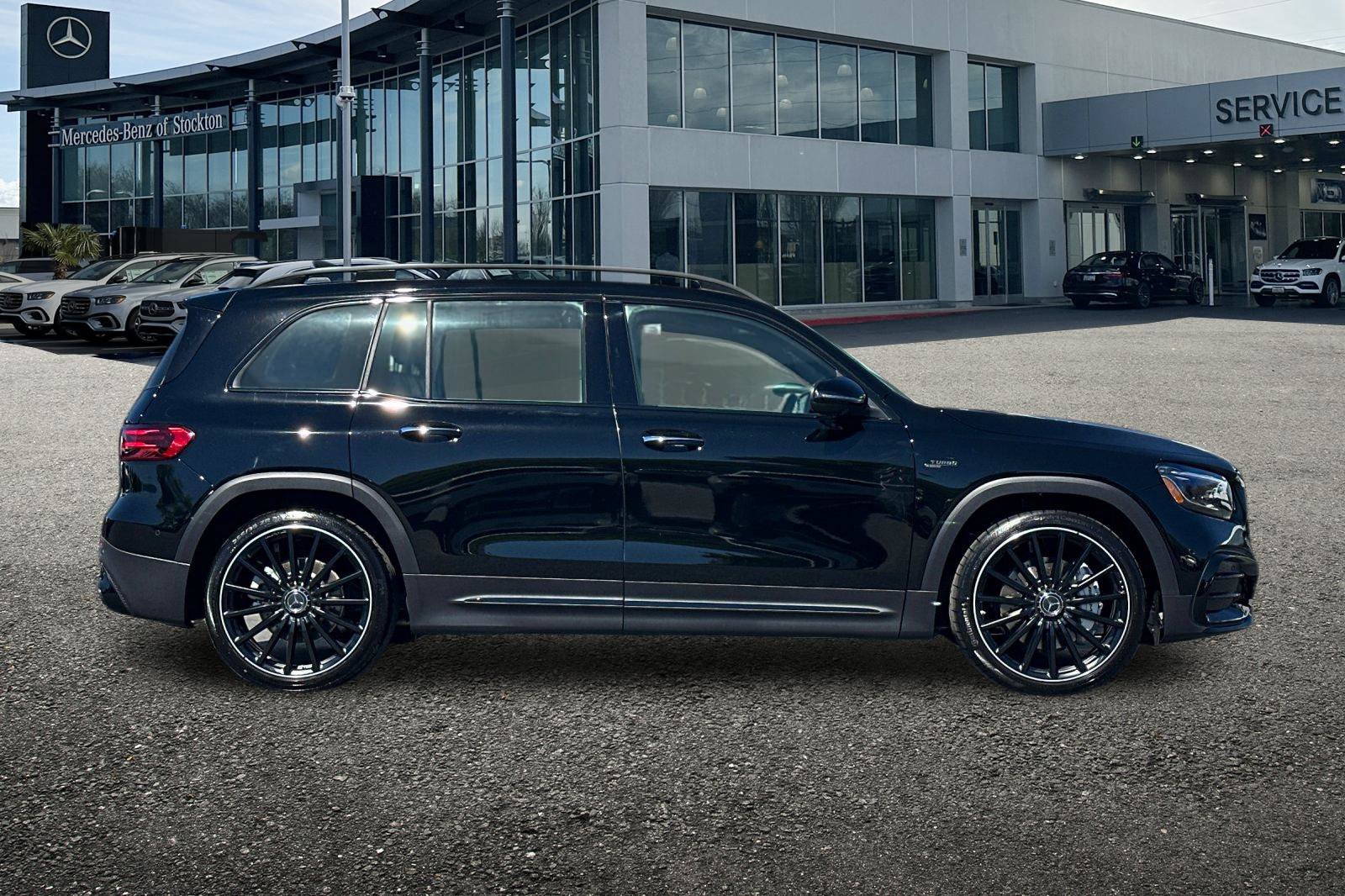 New 2026 Mercedes-Benz GLB 35 AMG AMG 35 image 3