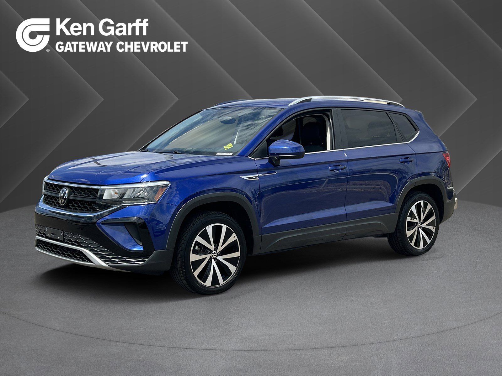 Used 2024 Volkswagen Taos SE image 1