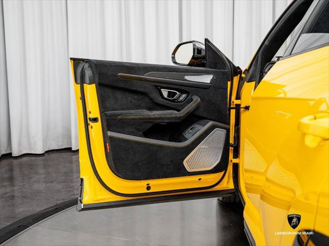Used 2024 Lamborghini Urus Performante AWD/4WD image 26