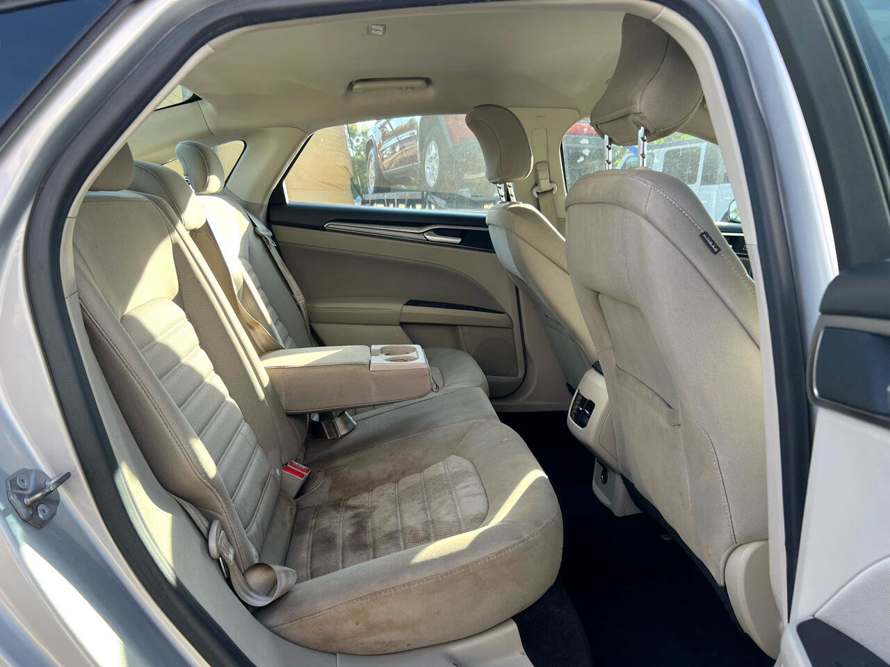 Used 2019 Ford Fusion SE image 14