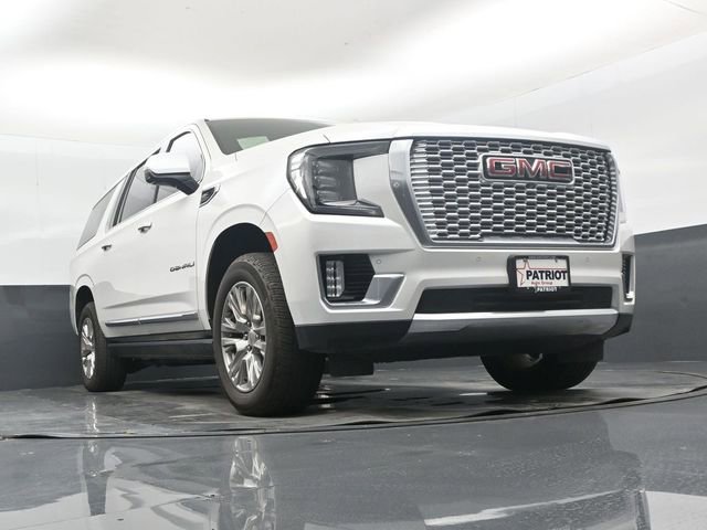 Used 2022 GMC Yukon XL Denali AWD/4WD image 46