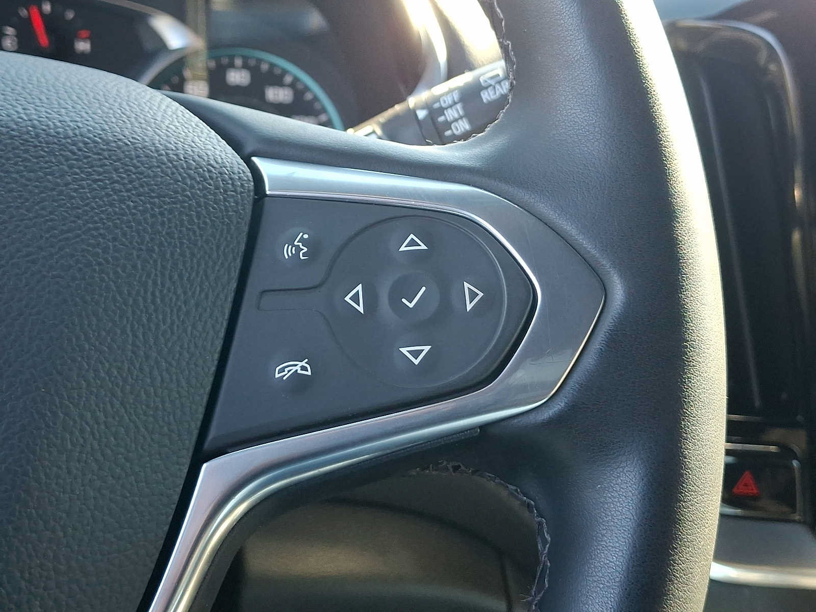 Used 2024 Chevrolet Traverse LT AWD/4WD image 22