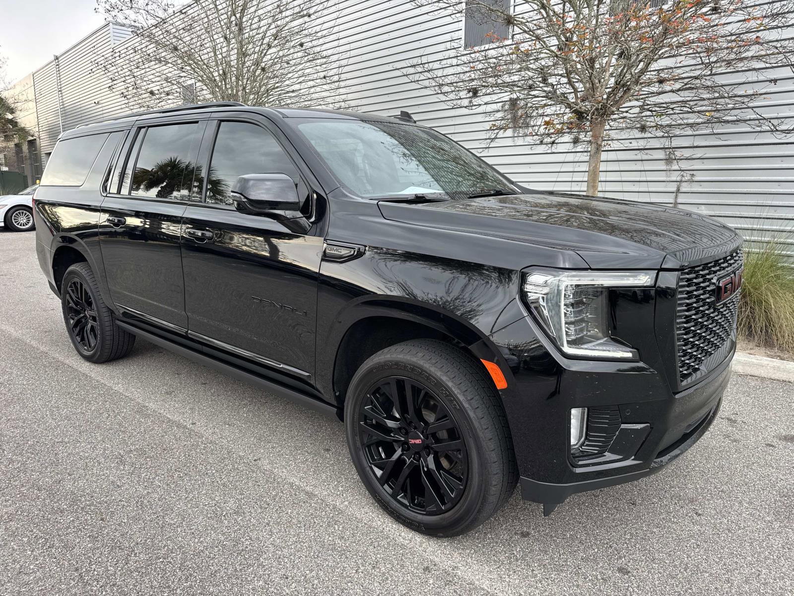 Used 2021 GMC Yukon XL Denali w/ Denali Ultimate Package image 4