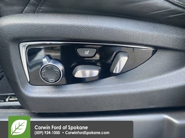 Used 2017 Cadillac Escalade Platinum image 21