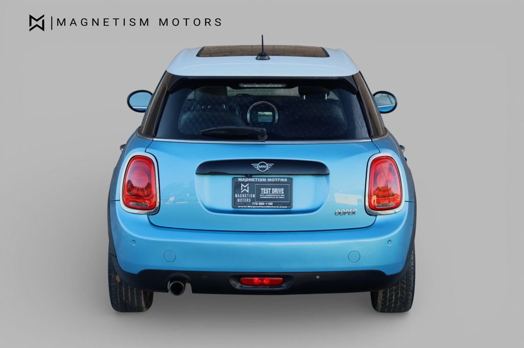 Used 2019 MINI Cooper 4-Door Hardtop image 8