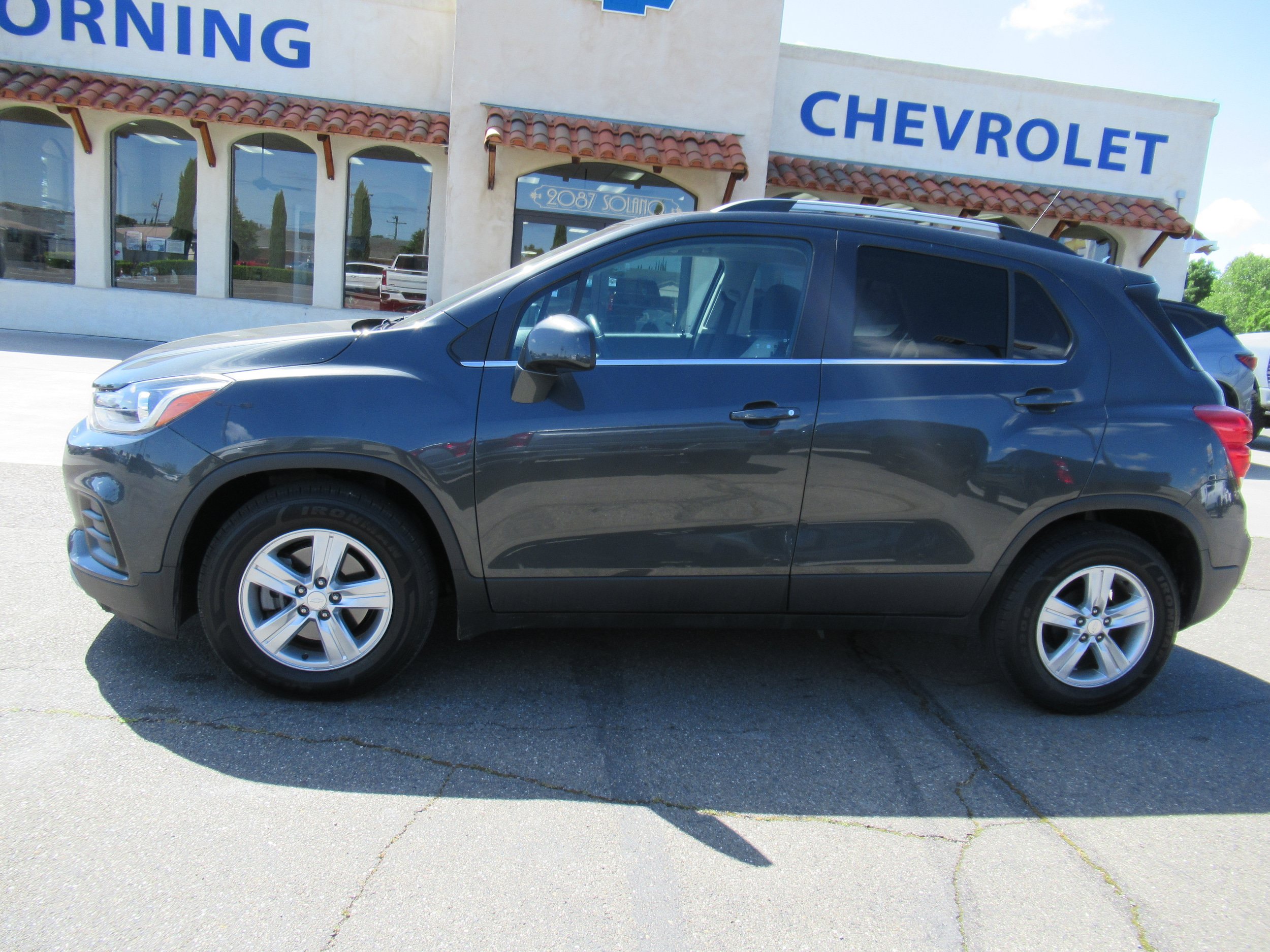 Used 2020 Chevrolet Trax LT FWD image 3