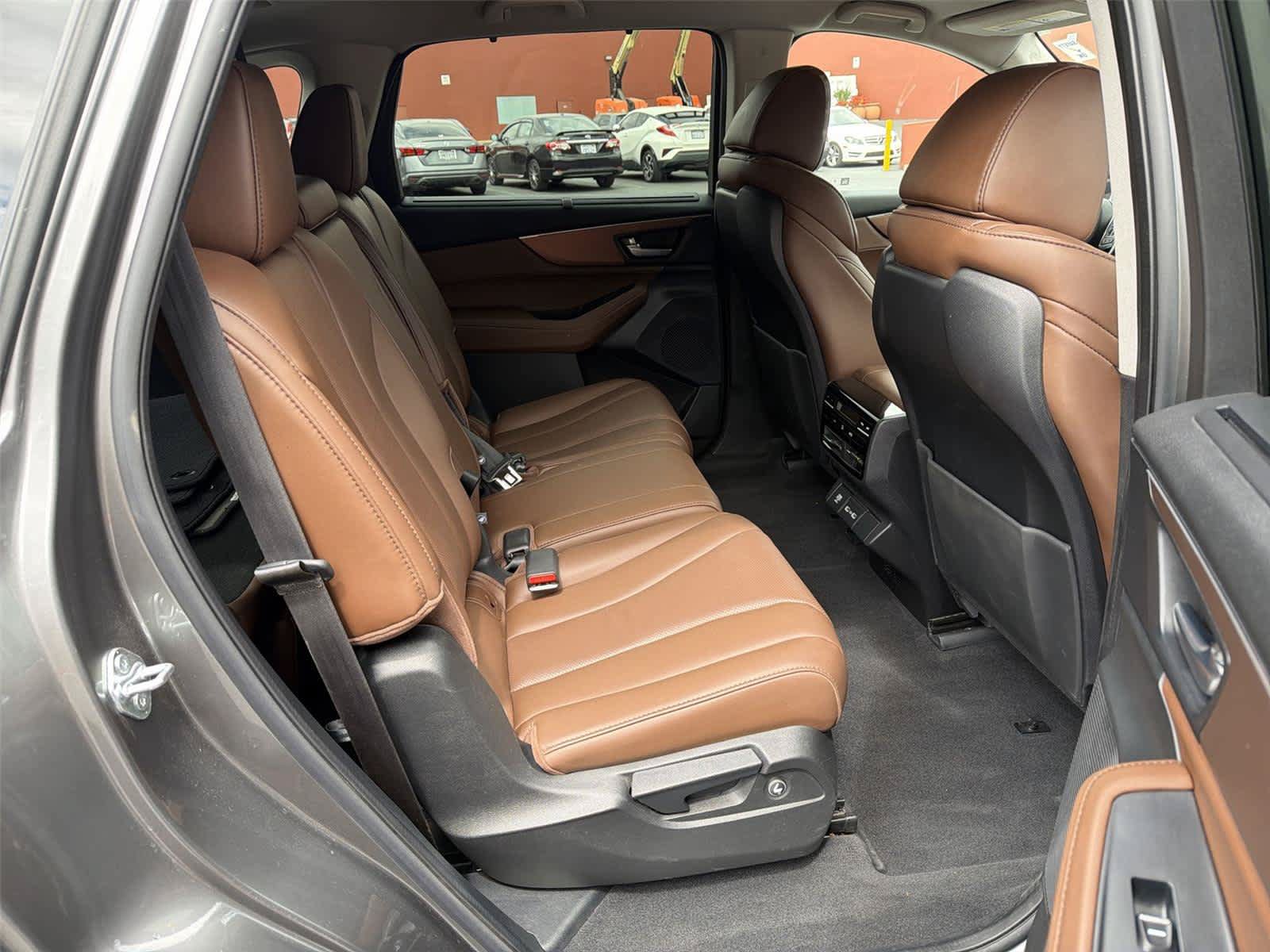 Used 2024 Acura MDX SH-AWD w/ Technology Package image 14