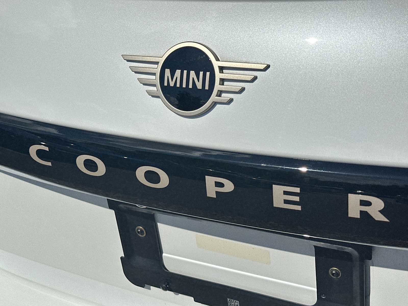 Used 2025 MINI Cooper 2-Door Hardtop image 11