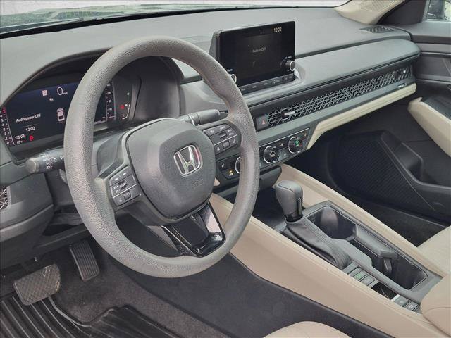 Used 2023 Honda Accord EX image 10