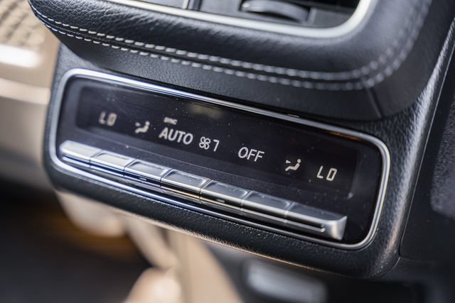 Used 2022 Mercedes-Benz GLS 450 4MATIC image 36