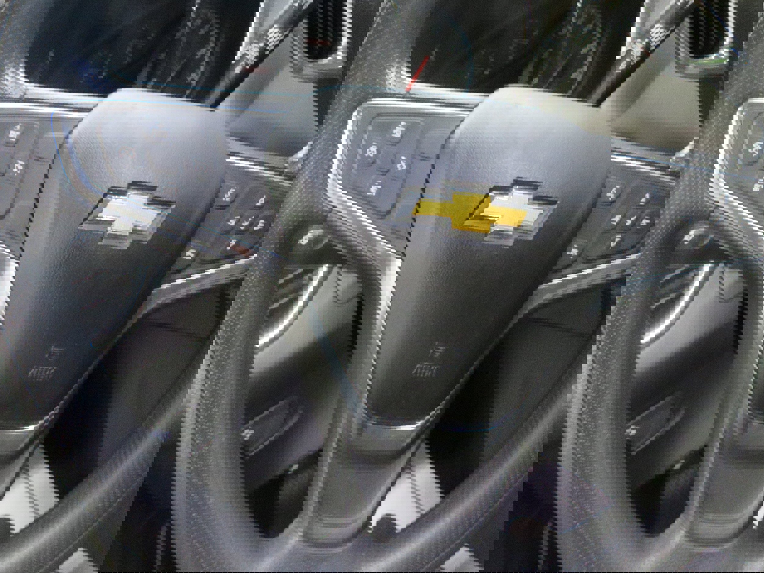 Used 2019 Chevrolet Equinox LS image 12