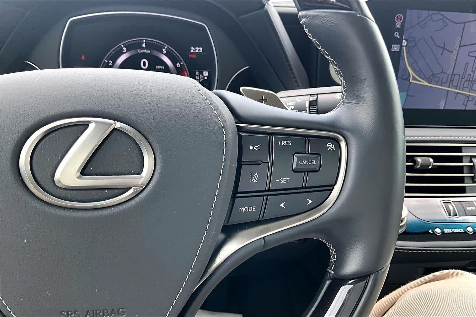 Used 2022 Lexus LS 500 w/ Interior Upgrade Package RWD image 25