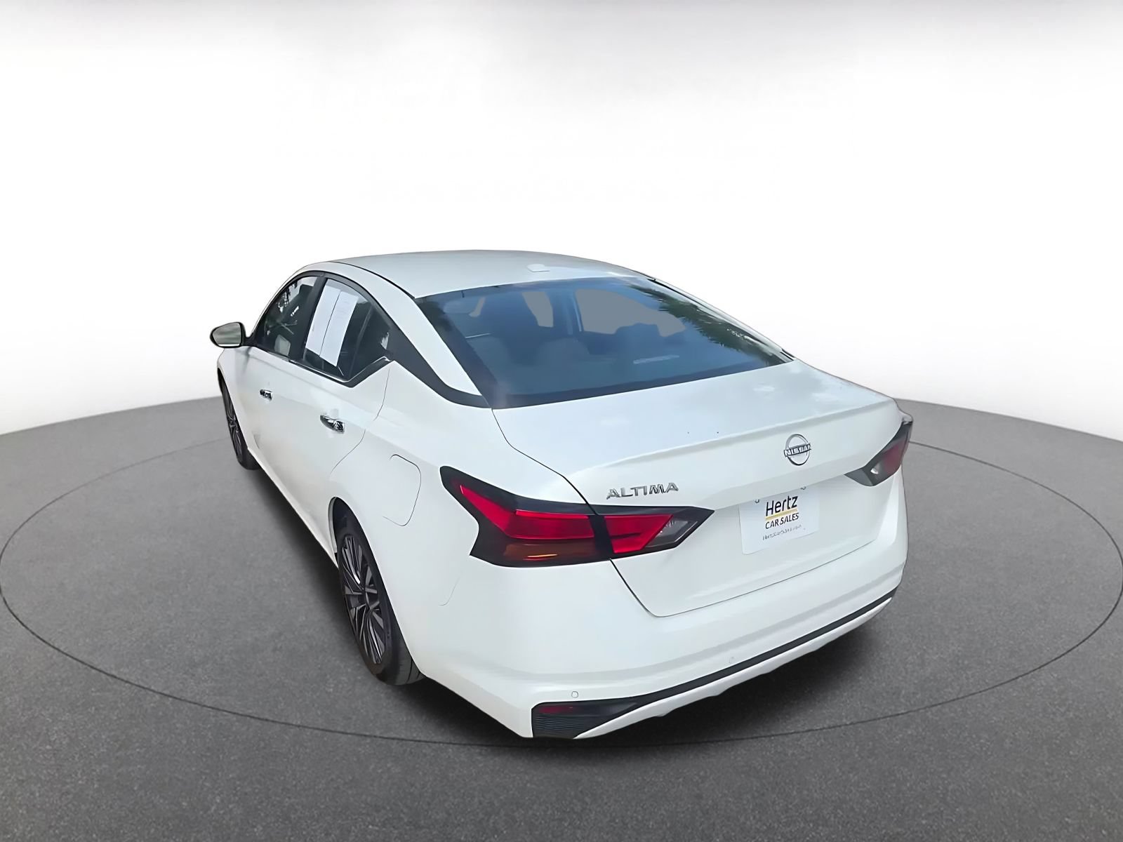 Used 2025 Nissan Altima 2.5 SV FWD image 11