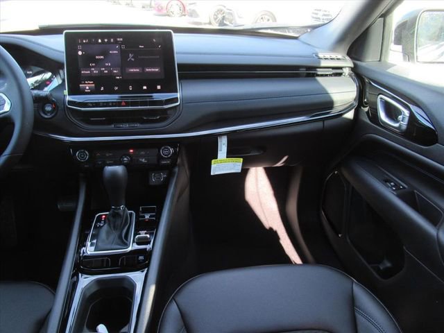 New 2026 Jeep Compass Latitude image 14