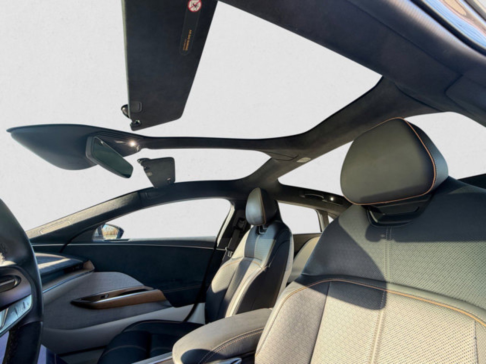 Used 2023 Lucid Air Grand Touring image 12