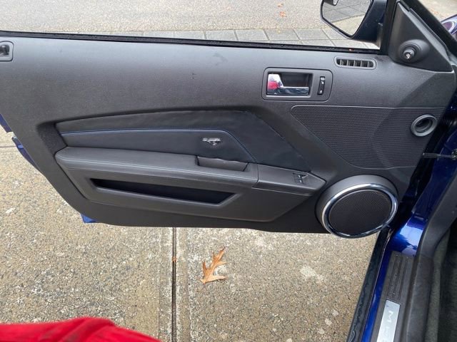 Used 2012 Ford Mustang GT Premium w/ HID Headlamps & Security Pkg image 22