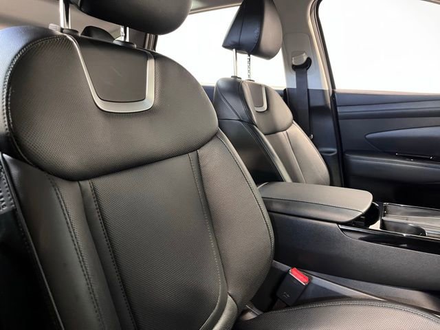 Used 2025 Hyundai Tucson Limited image 11