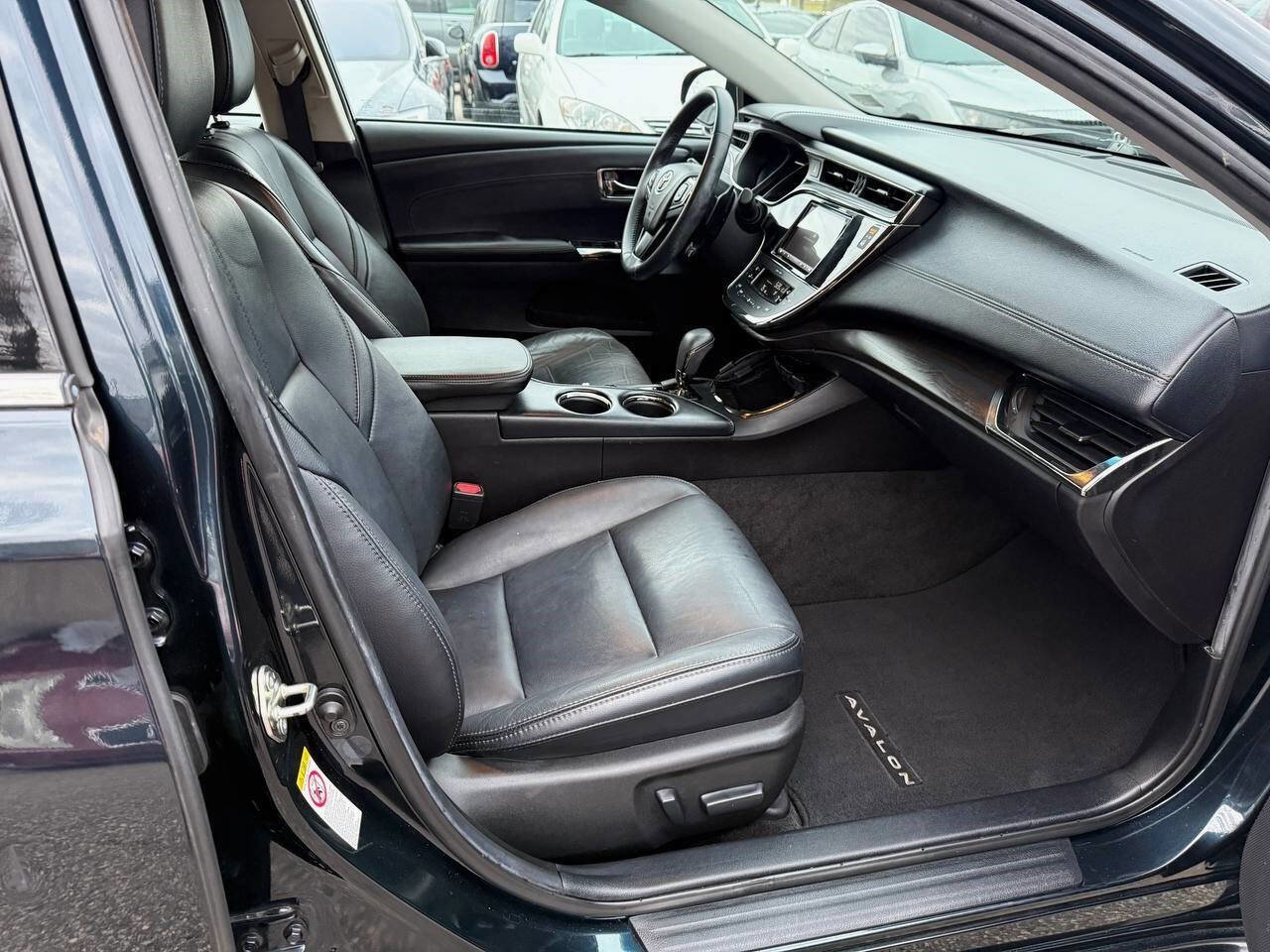 Used 2016 Toyota Avalon XLE image 18