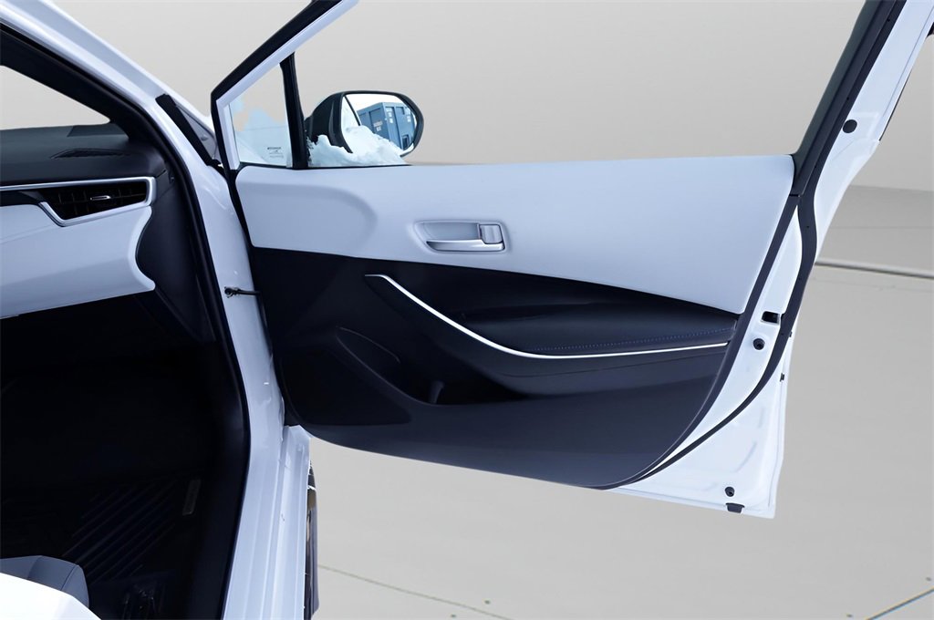 Certified 2022 Toyota Corolla SE w/ Carpet Mat Package (TMS) image 17