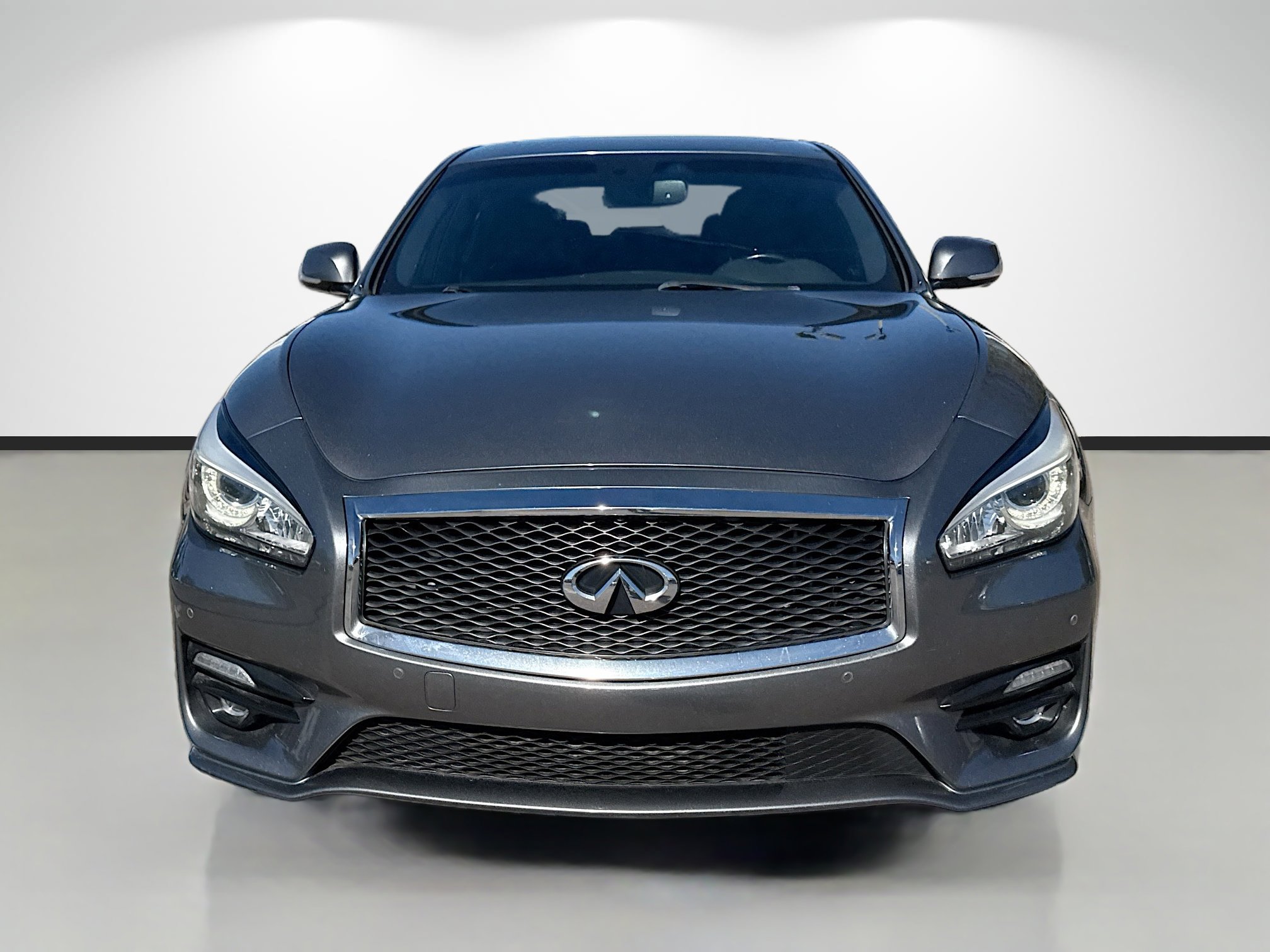 Used 2019 INFINITI Q70 Luxe w/ Sport Package image 8