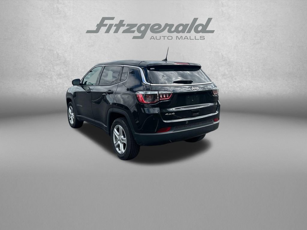 Used 2023 Jeep Compass Sport image 5