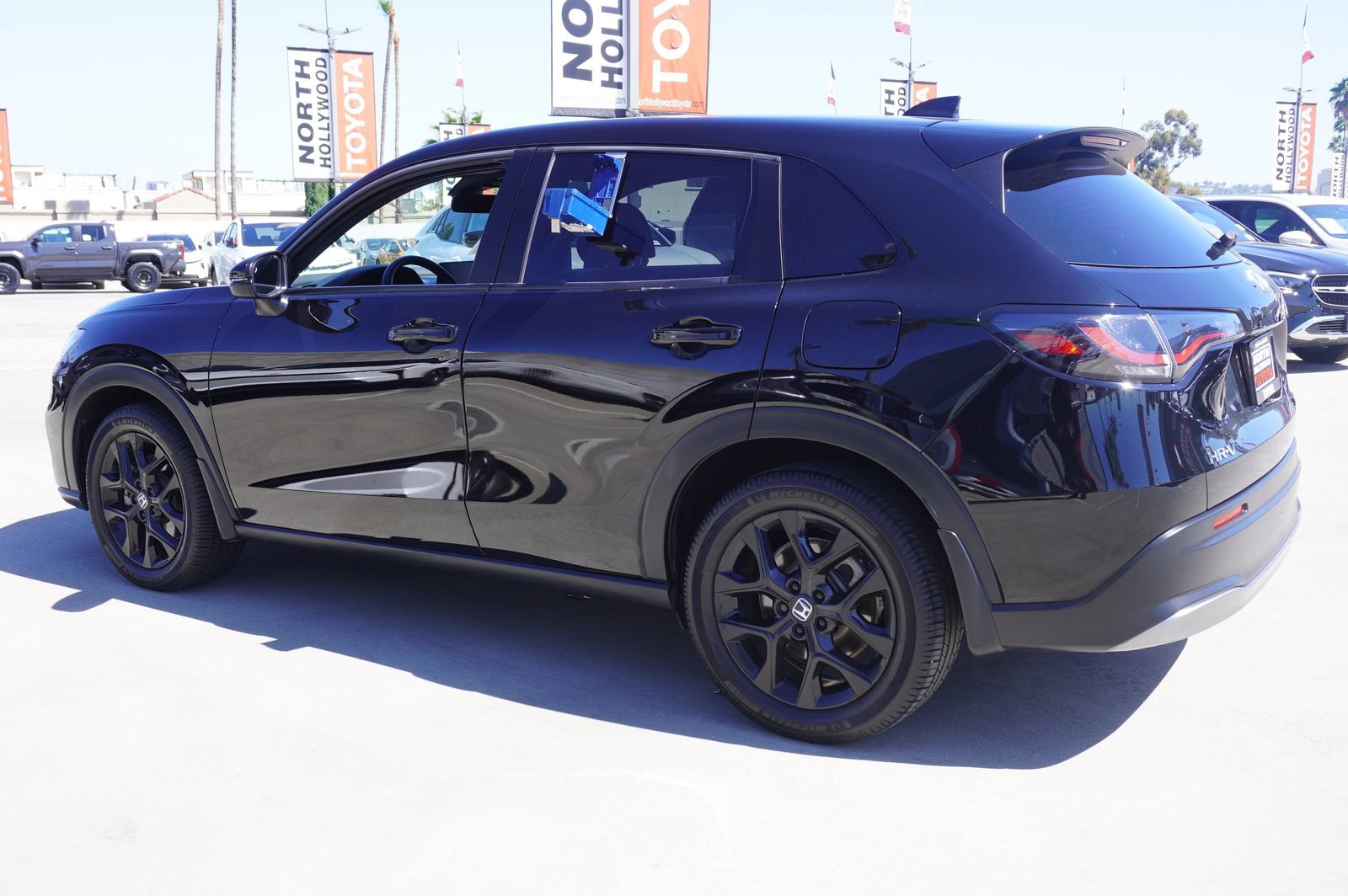 Used 2023 Honda HR-V Sport image 5