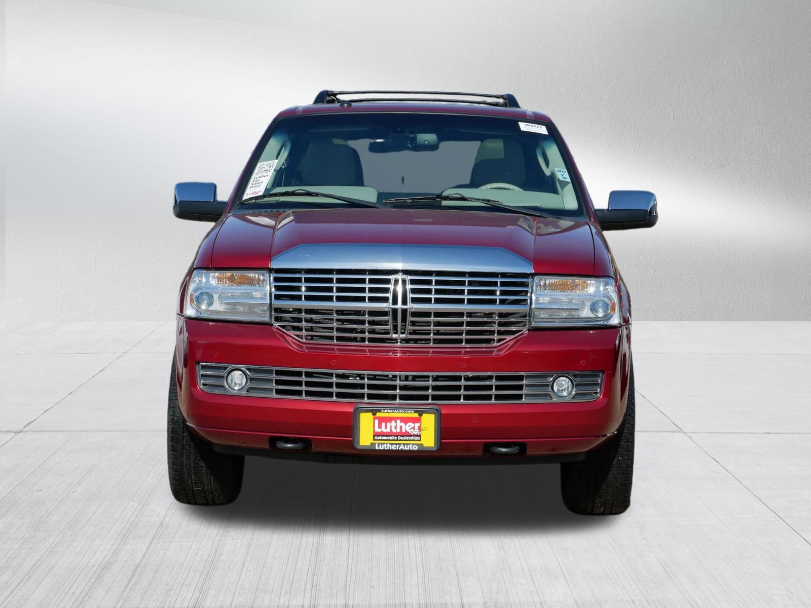 Used 2014 Lincoln Navigator 4WD image 2
