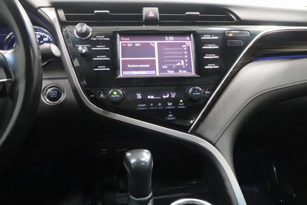 Used 2018 Toyota Camry XLE image 21