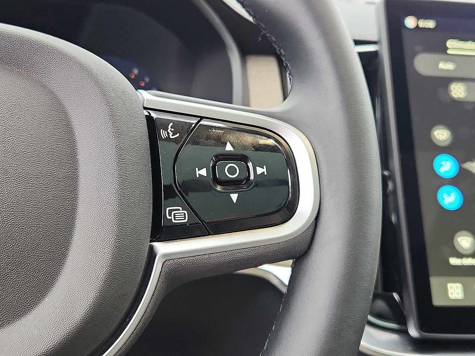 Used 2026 Volvo XC90 B6 Ultra w/ Lounge Package image 20