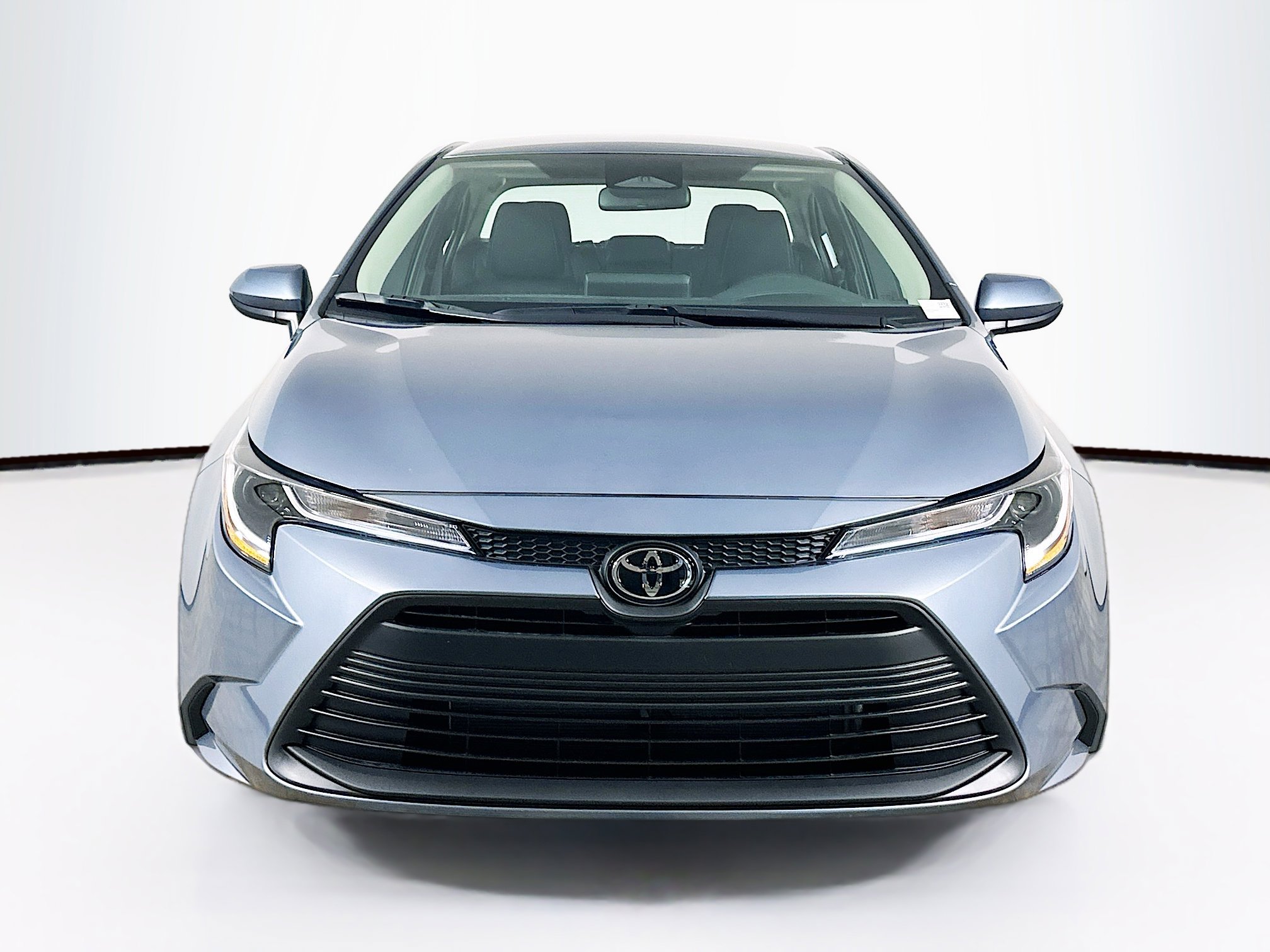 Used 2026 Toyota Corolla LE FWD image 2