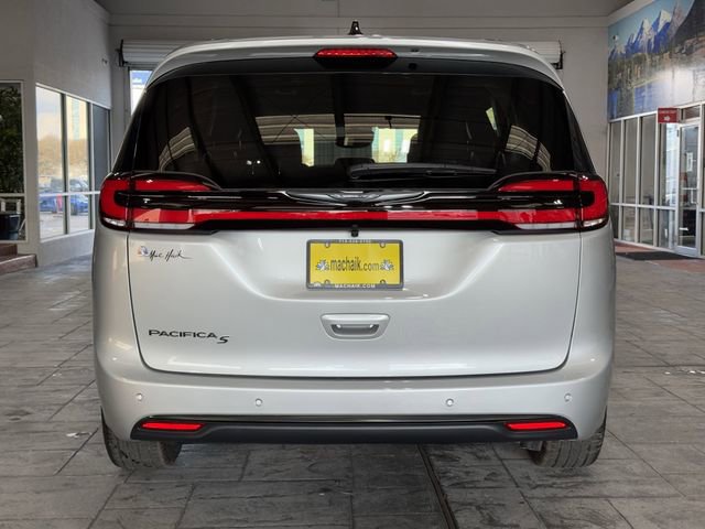 New 2026 Chrysler Pacifica Select w/ S Appearance Package image 6