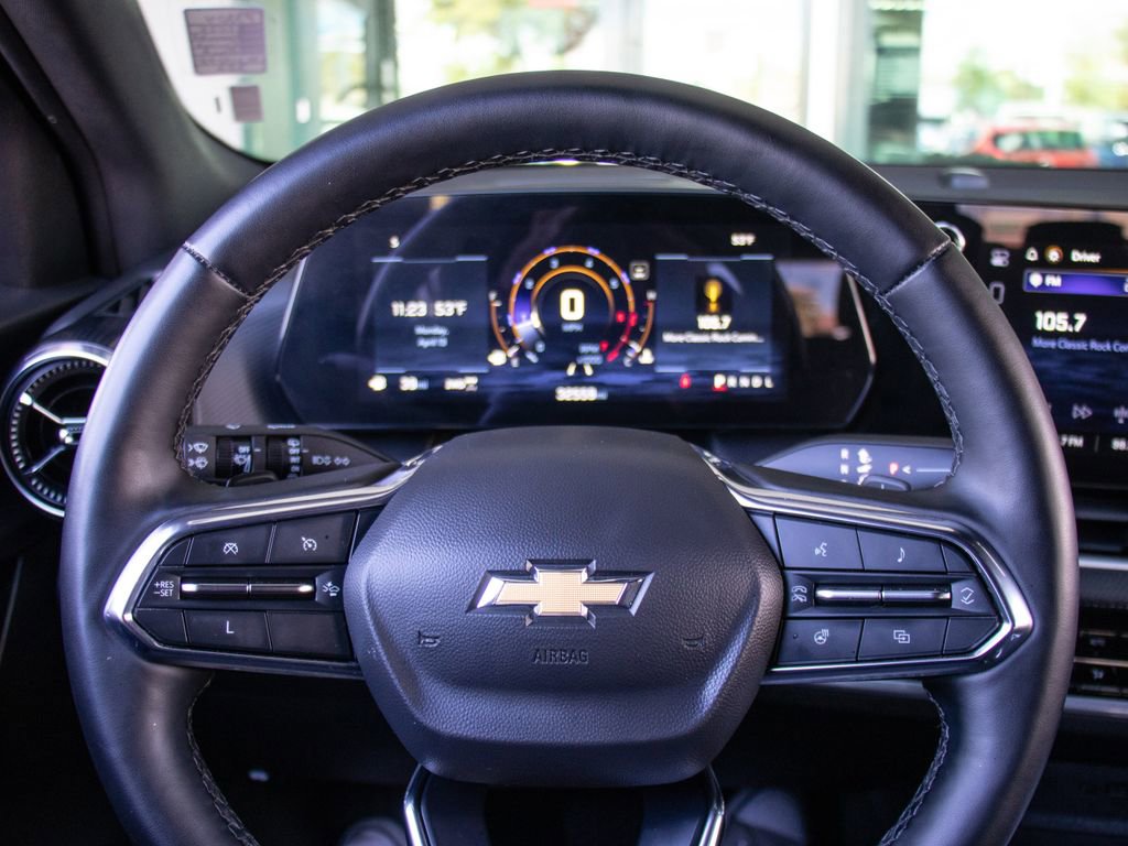 Used 2025 Chevrolet Equinox LT w/ Convenience Package II image 13