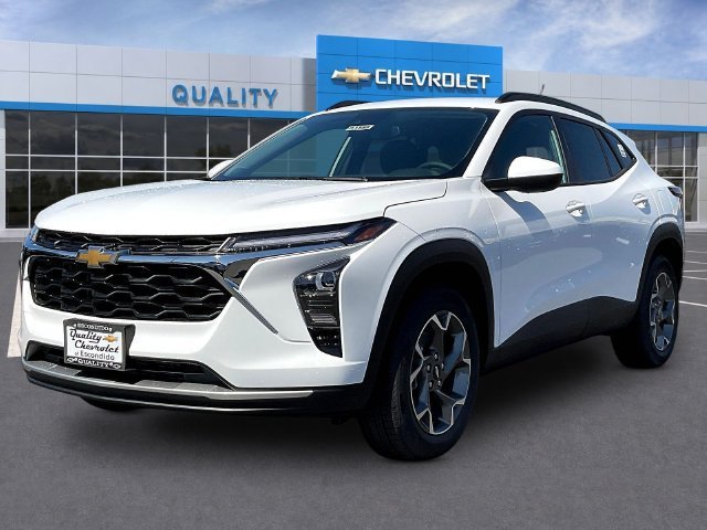 New 2026 Chevrolet Trax LT w/ Driver Confidence Package FWD image 2
