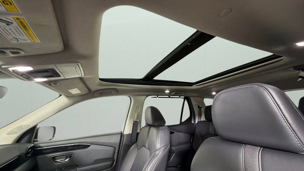 Used 2025 Honda Pilot Touring image 27