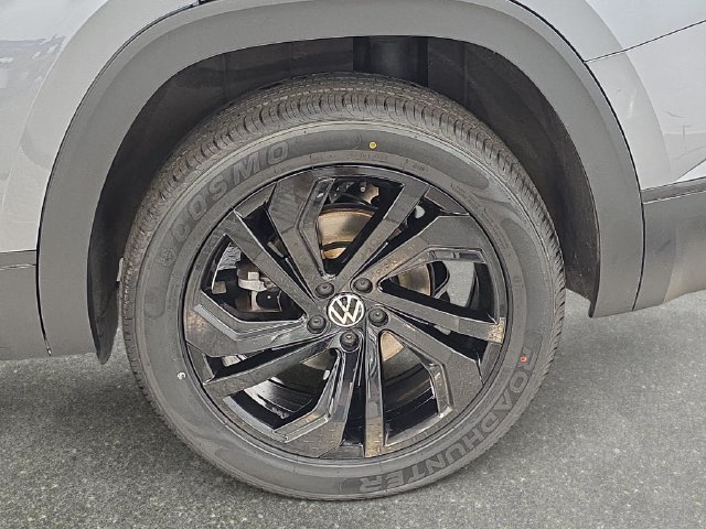 Used 2023 Volkswagen Atlas SE w/ Black Wheel Package AWD/4WD image 32