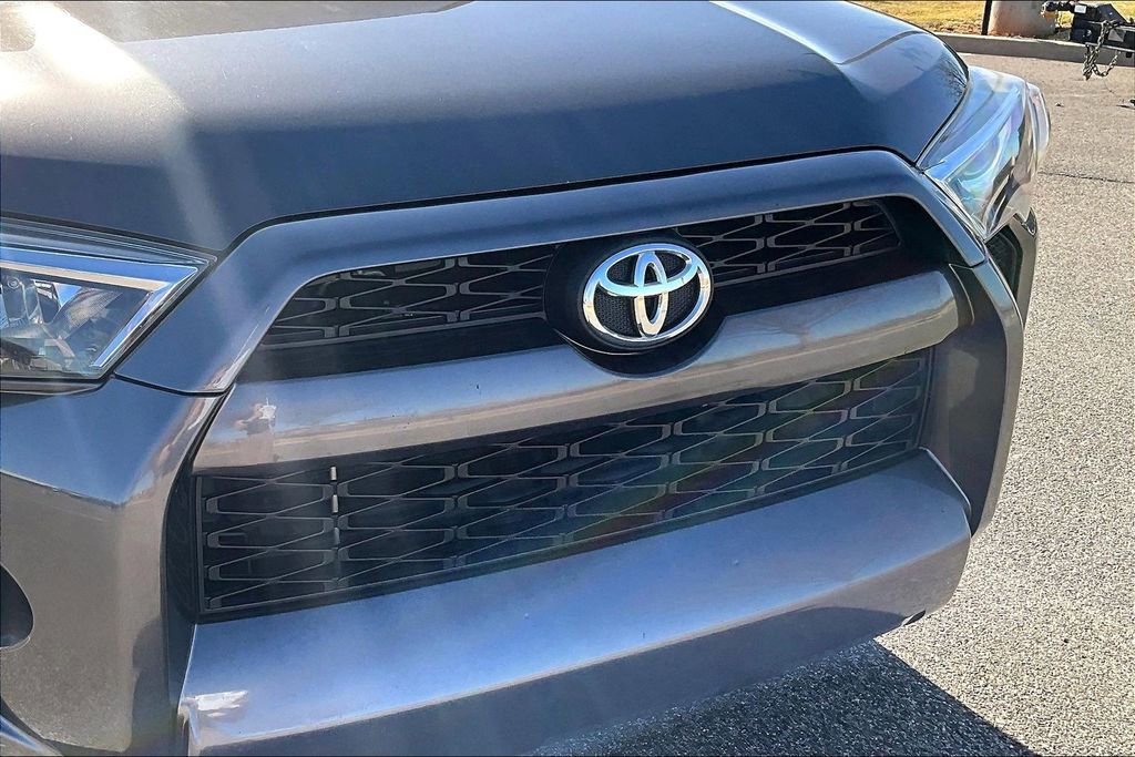 Used 2016 Toyota 4Runner SR5 image 30